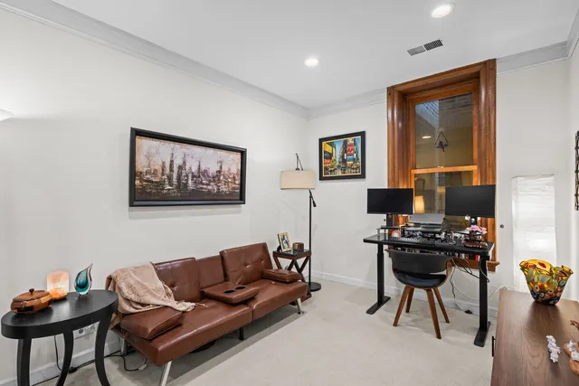 $350,000 | 550 West Surf Street, Unit 215, Chicago, IL 60657