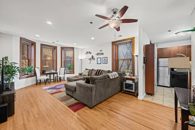 $350,000 | 550 West Surf Street, Unit 215, Chicago, IL 60657