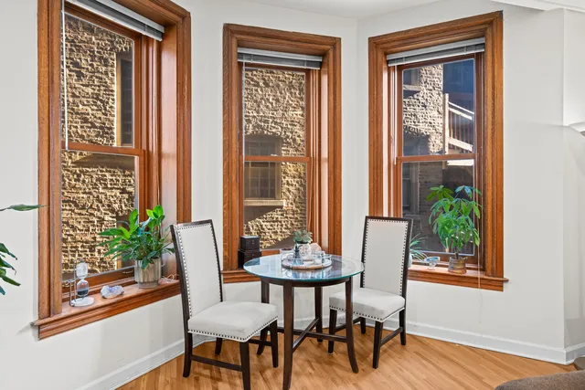 $350,000 | 550 West Surf Street, Unit 215, Chicago, IL 60657