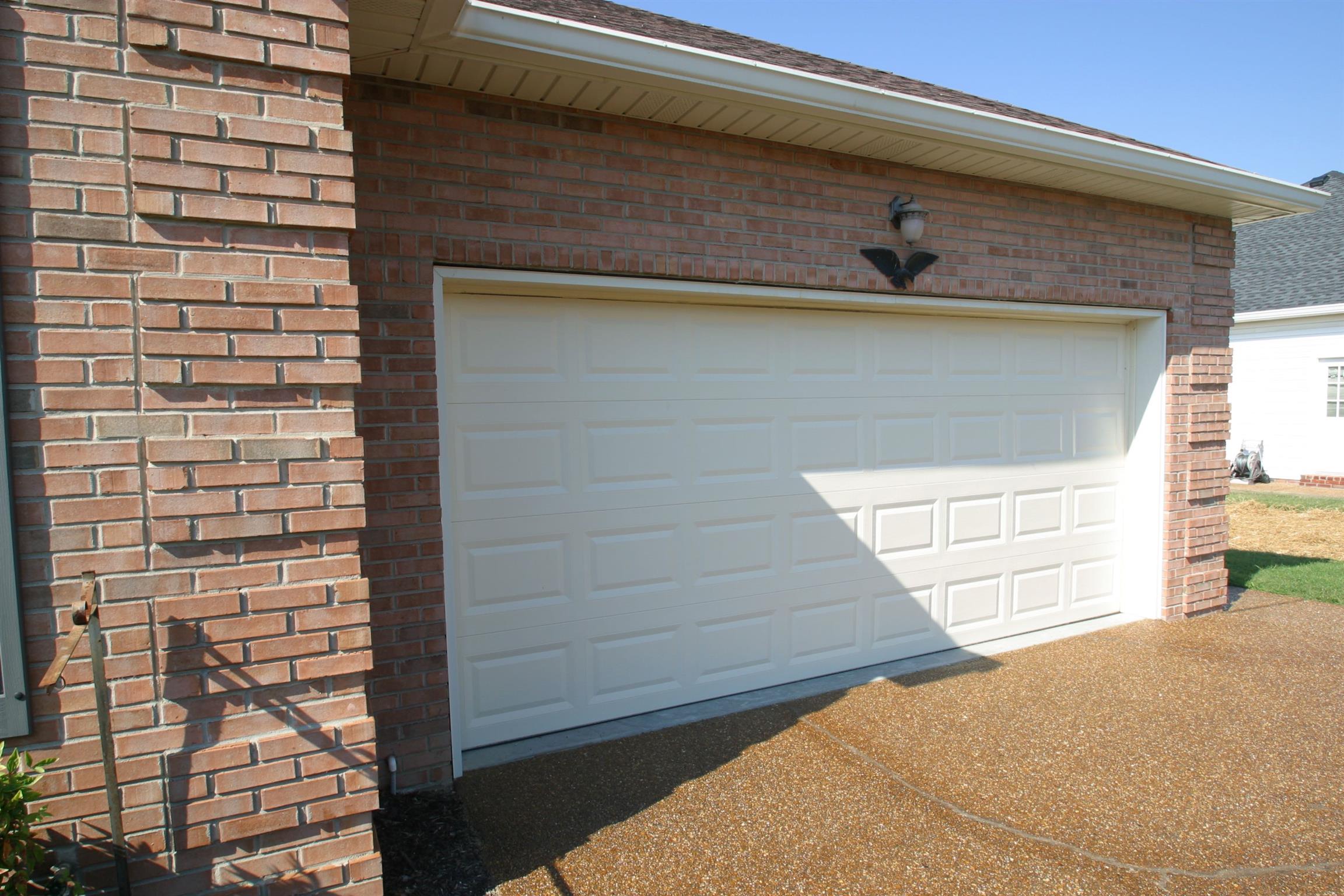 201 Putter Point Drive Gallatin, TN 37066 - Photo 23 of 24 Large Garage.