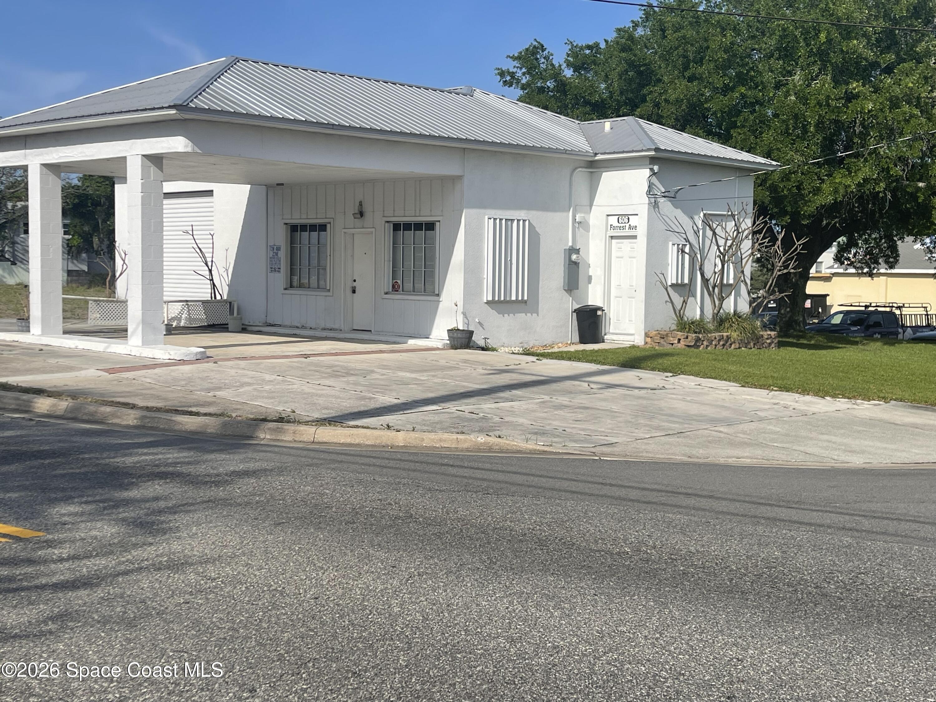 606 Forrest Avenue Cocoa, FL 32922 - Photo 2 of 3 IMG_2627