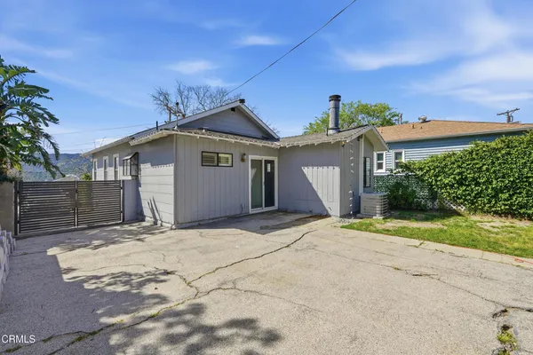 $975,000 | 3233 Community Avenue, La Crescenta, CA 91214