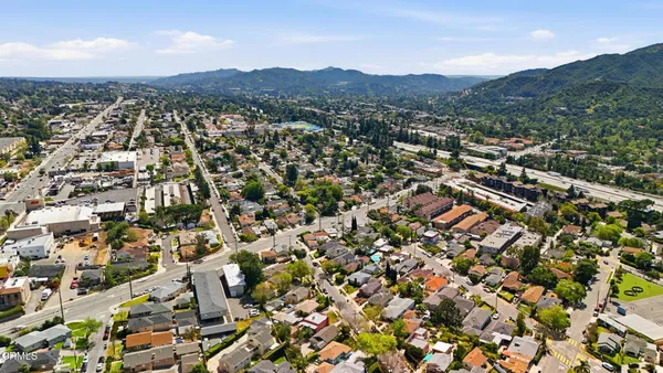 $975,000 | 3233 Community Avenue, La Crescenta, CA 91214