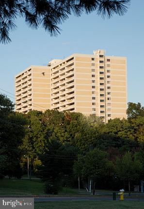 6101 Edsall Road, Unit 905 Alexandria, VA 22304 - Photo 1 of 62 a view of a large building
