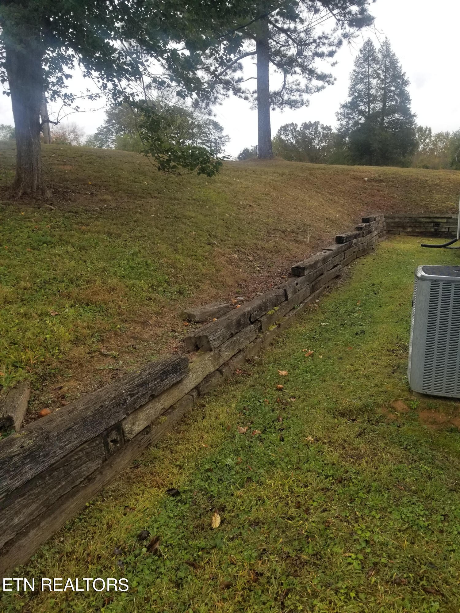 345 Fiske Road Harriman, TN 37748 - Photo 12 of 12 a view of an ocean from a building