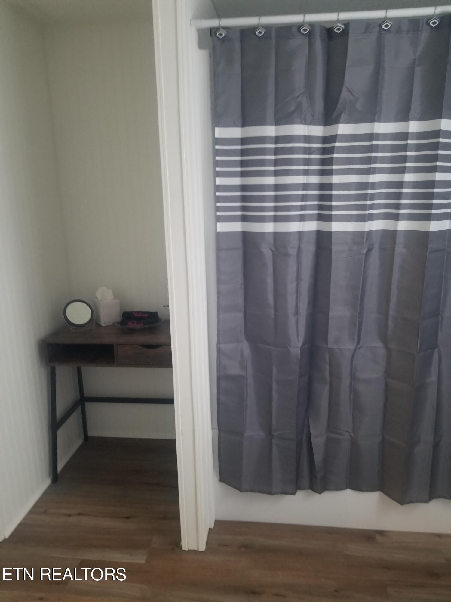 345 Fiske Road Harriman, TN 37748 - Photo 10 of 12 a view of a door