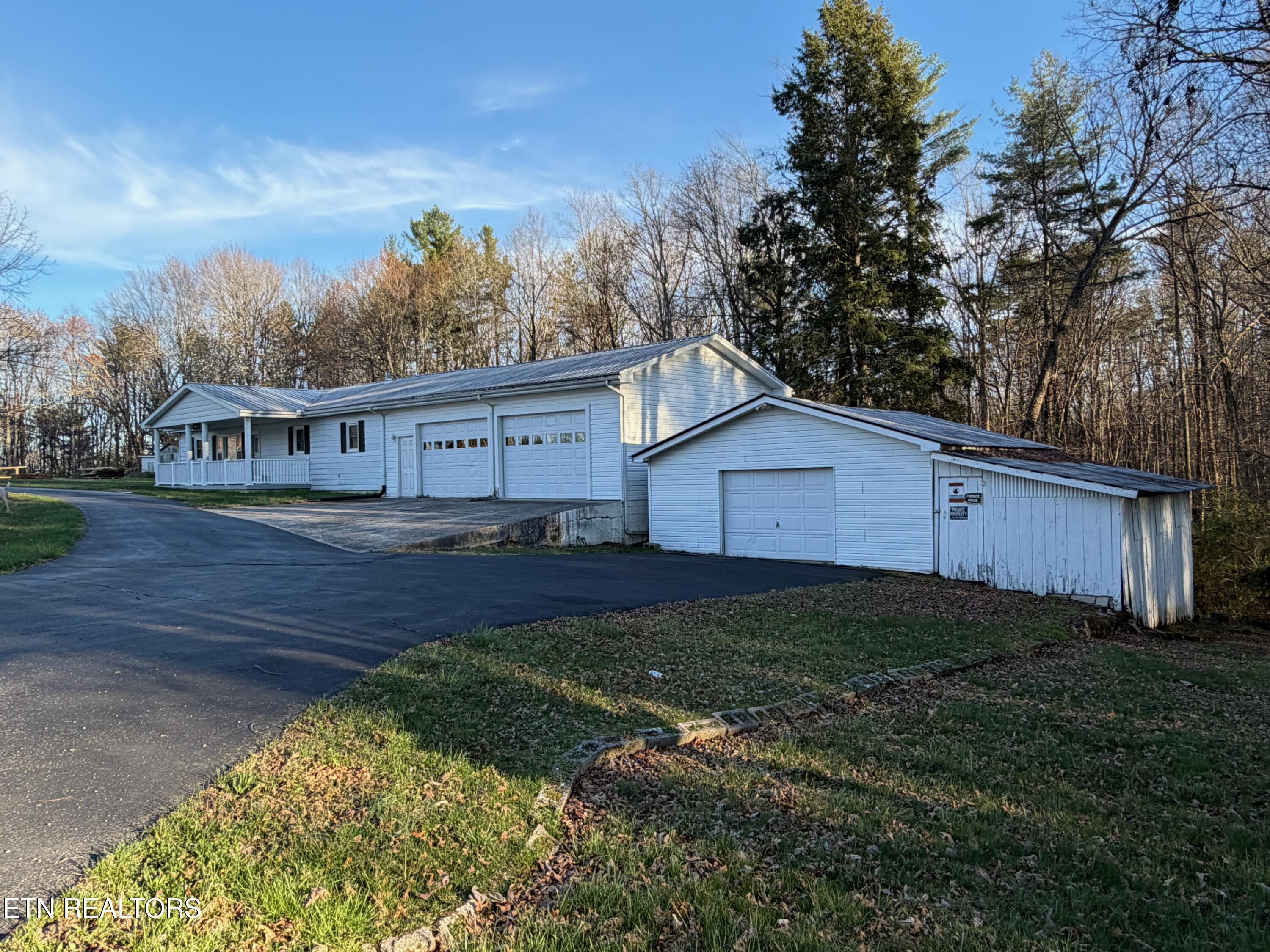 3514 Mt Helen Road Allardt, TN 38504 - Photo 2 of 17 IMG_1583