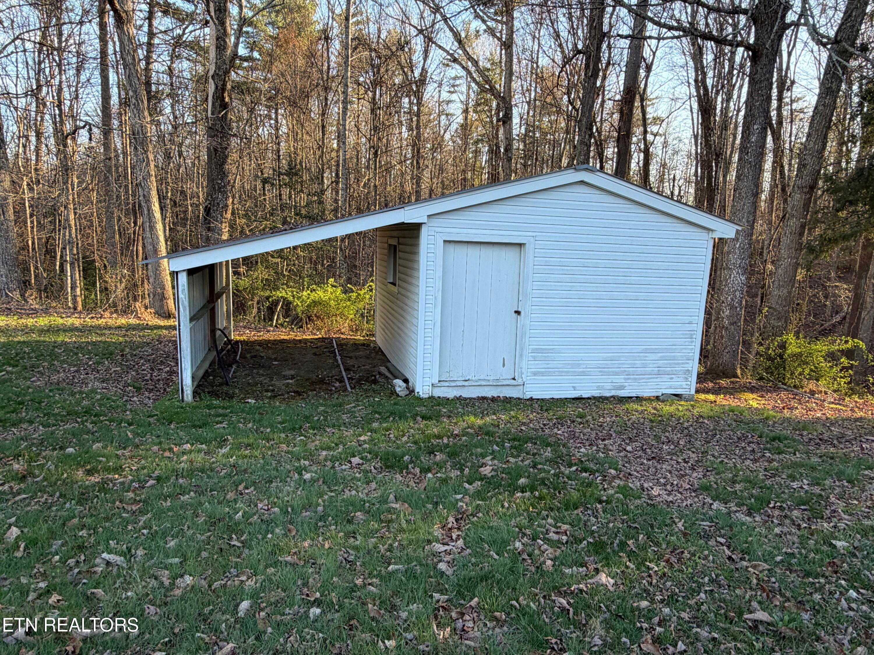 3514 Mt Helen Road Allardt, TN 38504 - Photo 3 of 17 IMG_1584