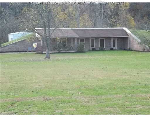 4651 Winfield Road Winfield, WV 25213 - Photo 1 of 16 Exterior Front.