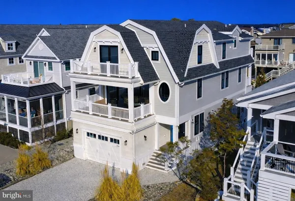 $3,950,000 | 203 3rd Street, Bethany Beach, DE 19930