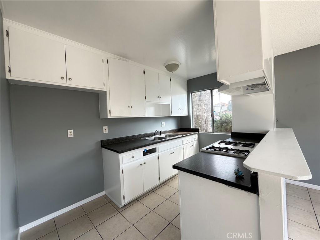 1611 Picadilly Way, Unit B Fullerton, CA 92801 - Photo 4 of 11