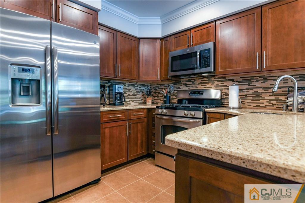 161 Salem Road North Brunswick, NJ 08902 - Photo 4 of 35 Gallery Image 4
