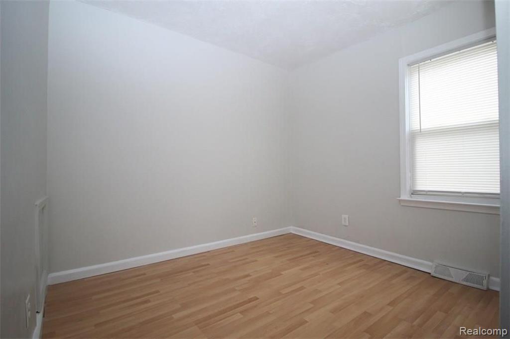 7074 Toepfer Road Warren, MI 48091 - Photo 6 of 15