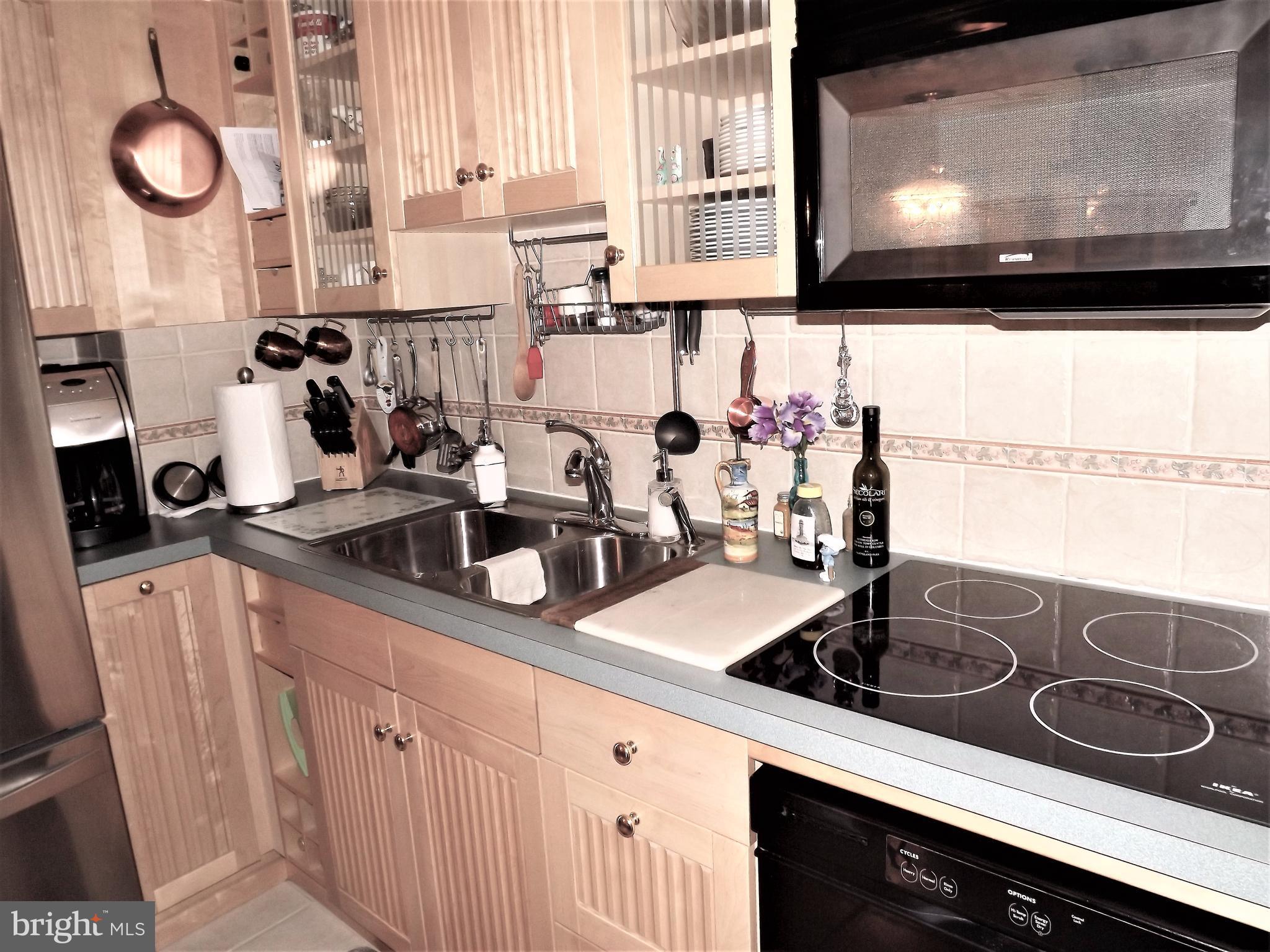 7357 Edsworth Road Baltimore, MD 21222 - Photo 10 of 30 Cooktop & wall oven.