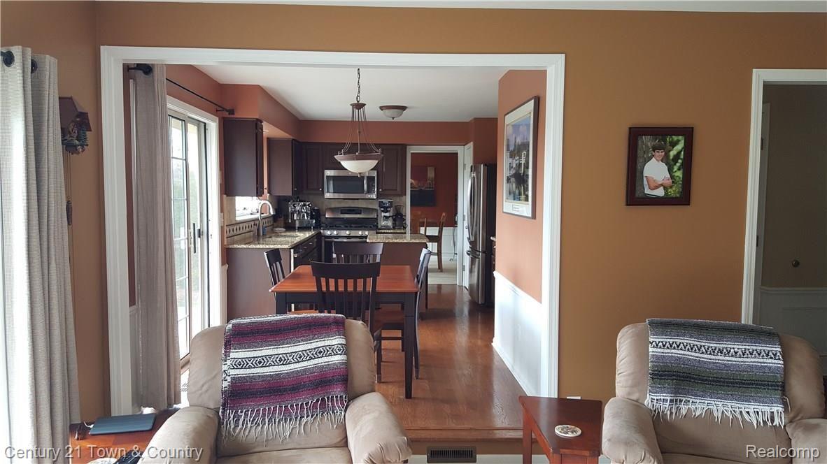 2355 Pleasant View Drive Rochester, MI 48306 - Photo 9 of 37 20170417_135807.jpg