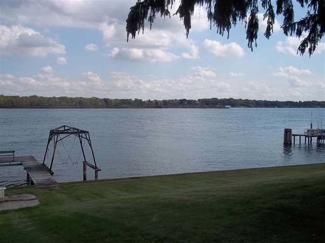 31076127-1.JPG