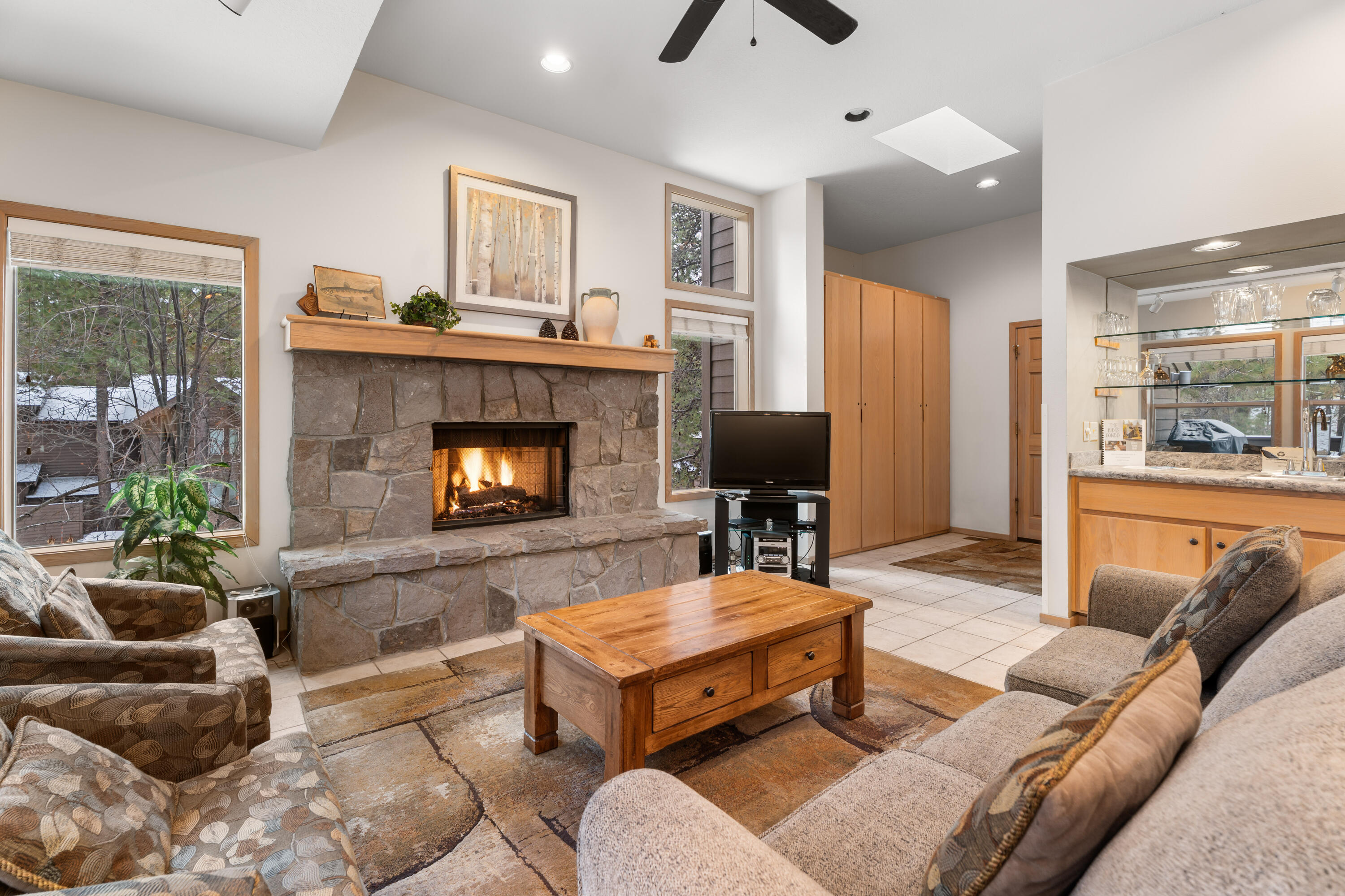 57327 Beaver Ridge Loop, Unit 6 Sunriver, OR 97707 - Photo 2 of 26