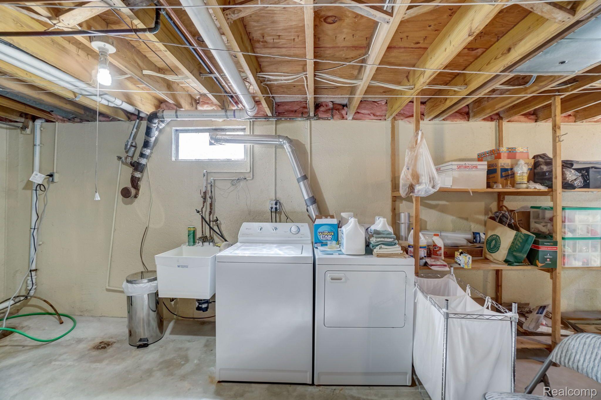 4530 Rohr Road Clarkston, MI 48348 - Photo 31 of 48 Washer and Dryer included