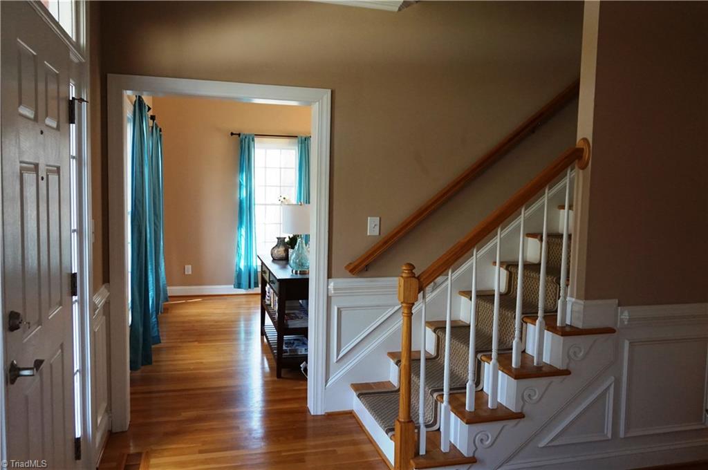 7517 Kristen Drive Oak Ridge, NC 27310 - Photo 4 of 30