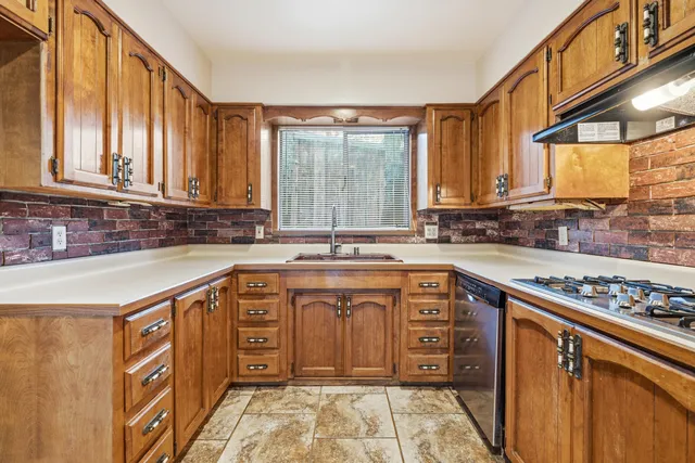 $314,900 | 2077 Skyline Drive, Redding, CA 96001