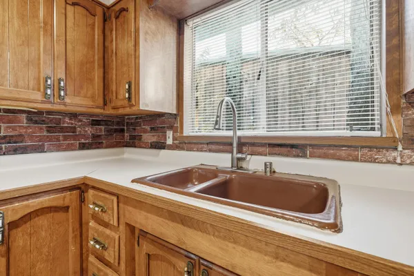 $299,900 | 2077 Skyline Drive, Redding, CA 96001