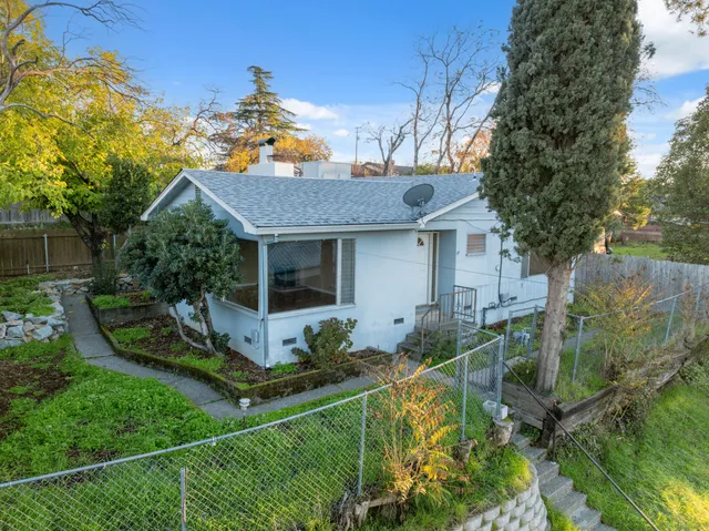 $314,900 | 2077 Skyline Drive, Redding, CA 96001