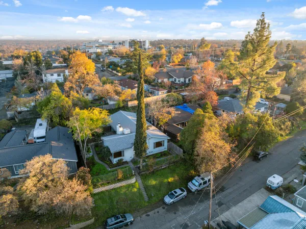 $299,900 | 2077 Skyline Drive, Redding, CA 96001