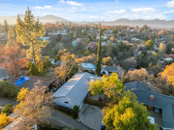 $299,900 | 2077 Skyline Drive, Redding, CA 96001