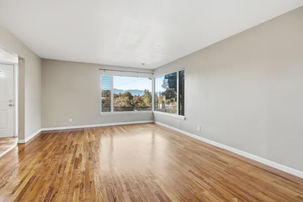 $299,900 | 2077 Skyline Drive, Redding, CA 96001