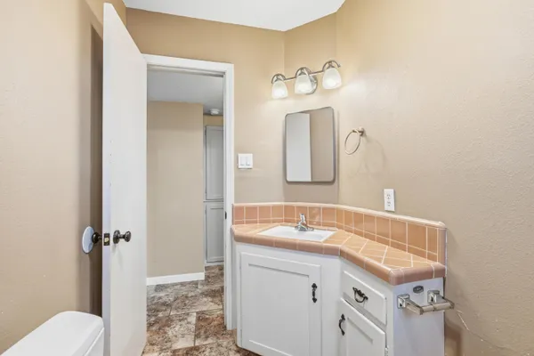$299,900 | 2077 Skyline Drive, Redding, CA 96001