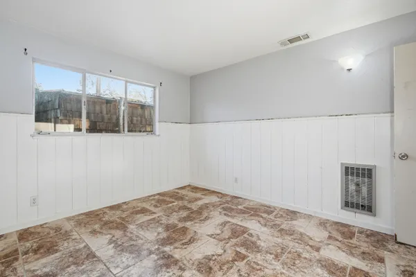 $299,900 | 2077 Skyline Drive, Redding, CA 96001