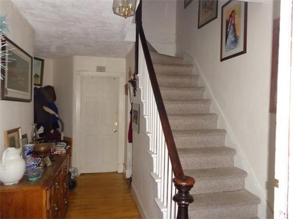 324 Chestnut Street Clinton, MA 01510 - Photo 4 of 23 Gallery Image 4