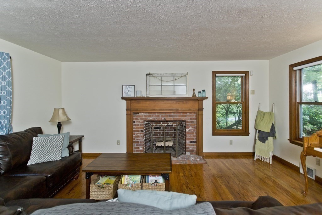 20 Old Farm Road Palmer, MA 01069 - Photo 6 of 33 Gallery Image 6