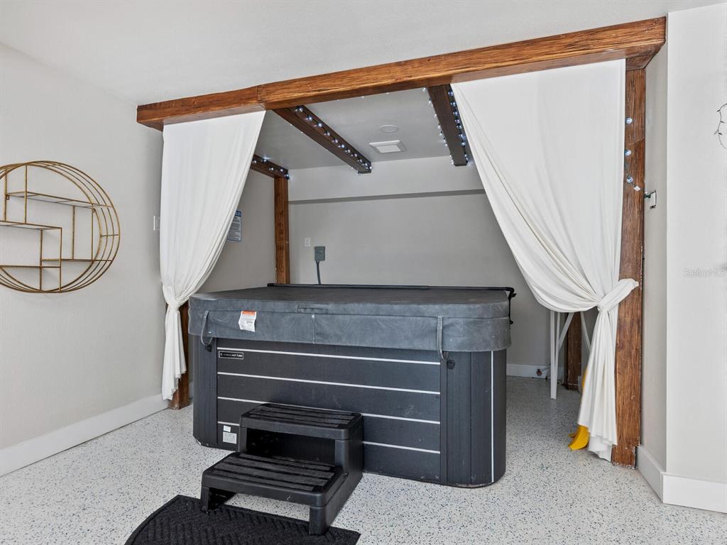 544 Canal Road Sarasota, FL 34242 - Photo 25 of 35 a view of entryway