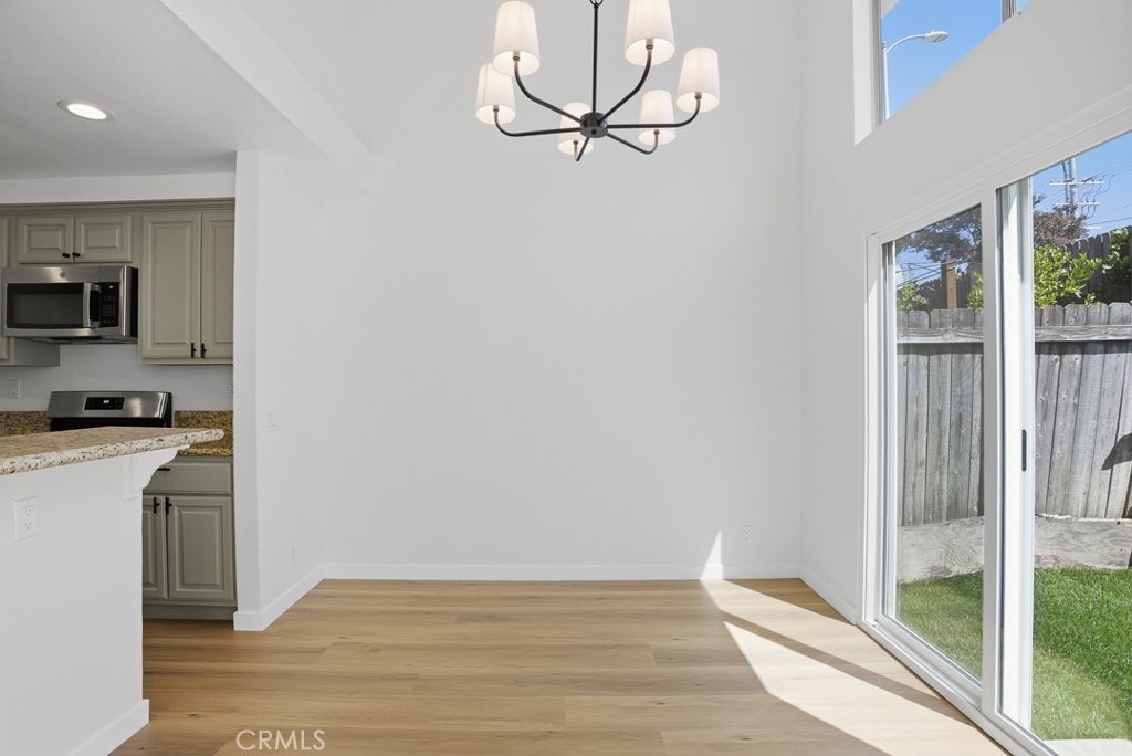 11560 Honeyglen Road Pacoima, CA 91331 - Photo 7 of 37