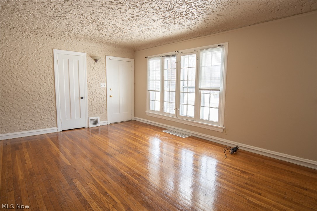 3695 Rolliston Road Cleveland, OH 44120 - Photo 28 of 35
