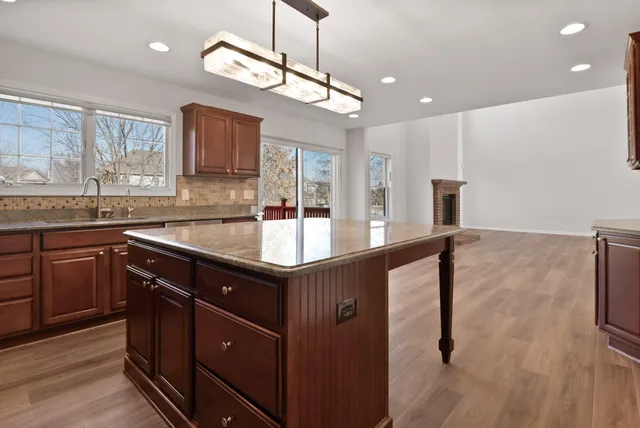 $569,000 | 283 Hawkwood Drive, Valparaiso, IN 46385