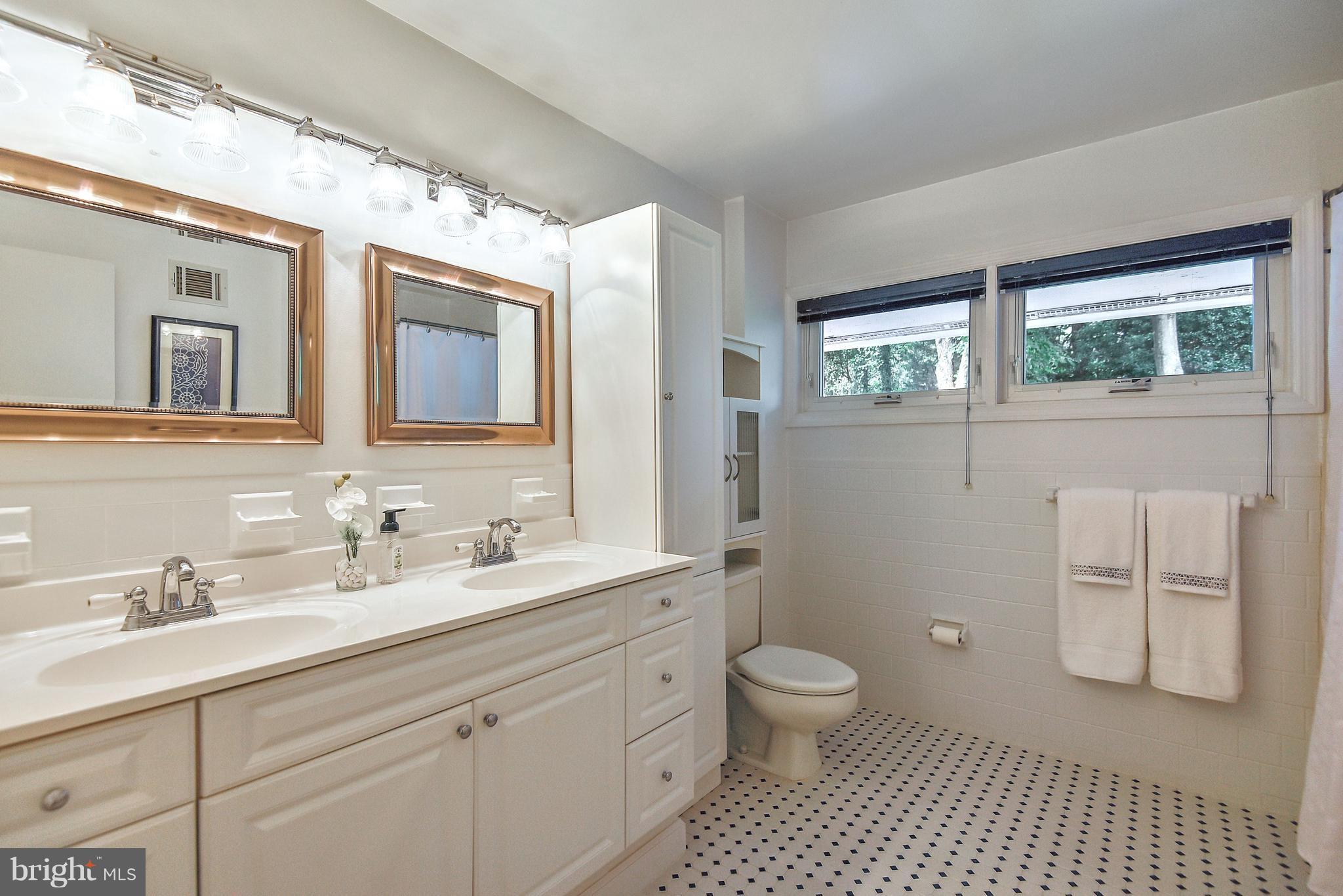 7102 Fort Hunt Road Alexandria, VA 22307 - Photo 19 of 30 Updated Bath