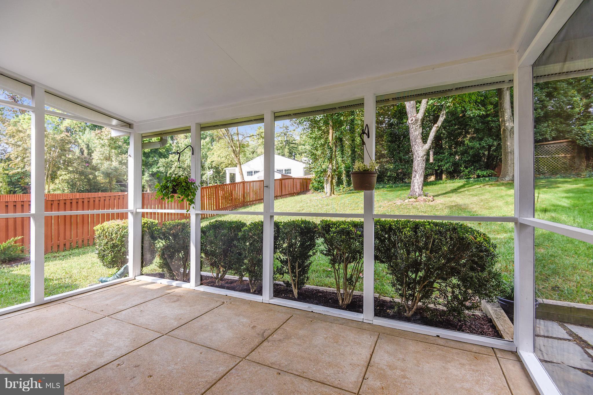 7102 Fort Hunt Road Alexandria, VA 22307 - Photo 26 of 30 Screened in porch