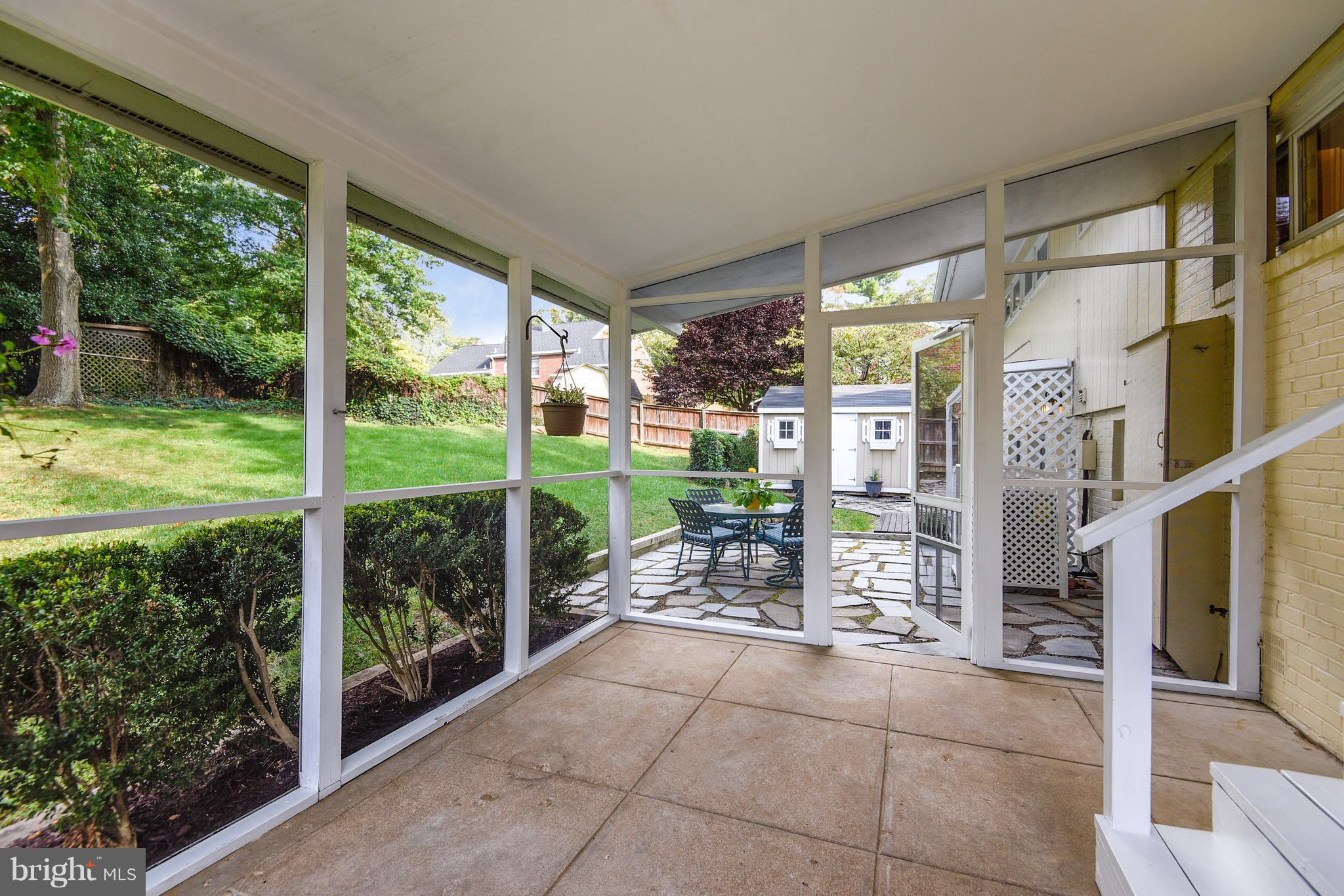 7102 Fort Hunt Road Alexandria, VA 22307 - Photo 27 of 30 Screened in porch