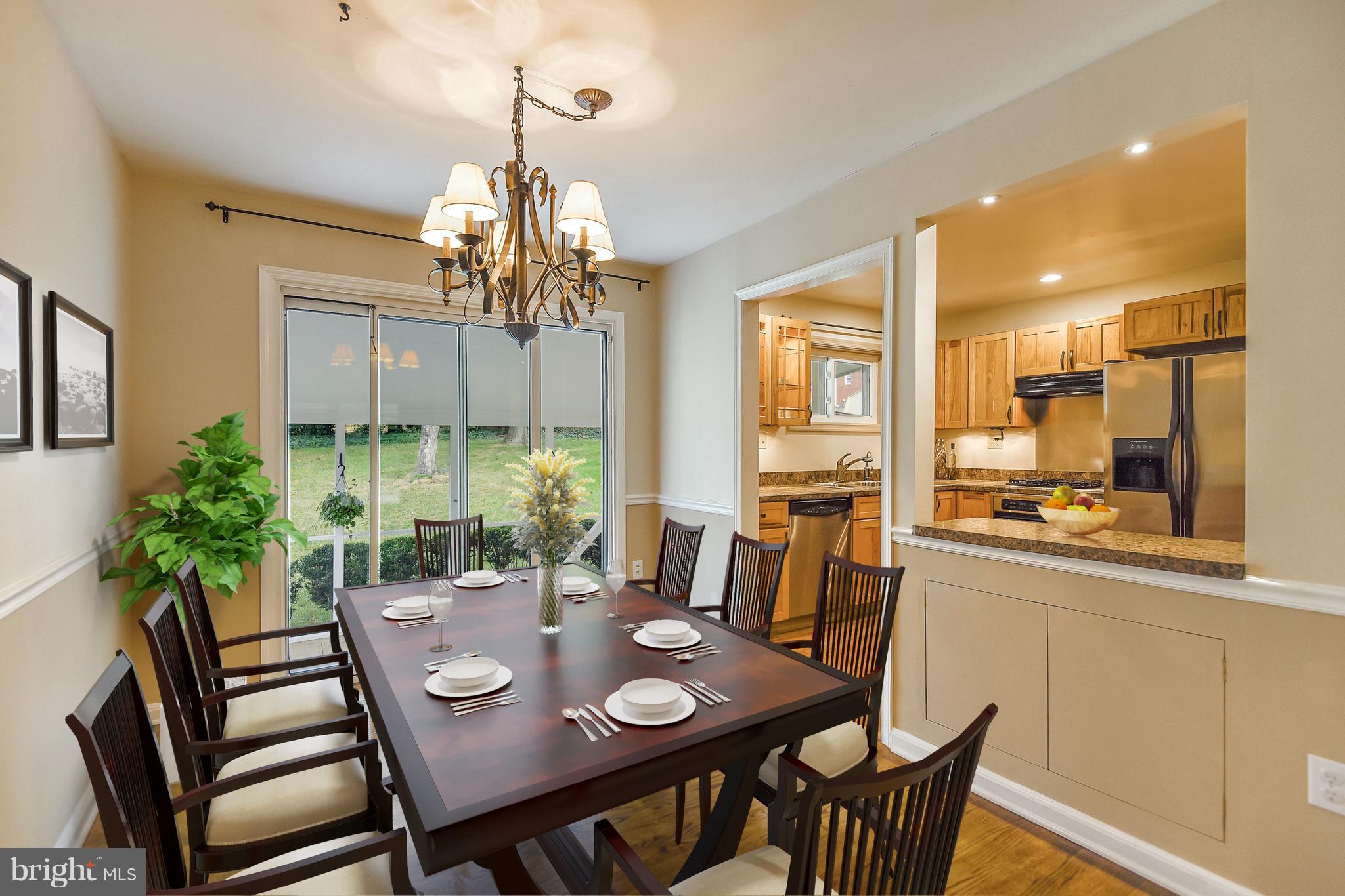 7102 Fort Hunt Road Alexandria, VA 22307 - Photo 7 of 30 Dining Room virtually staged