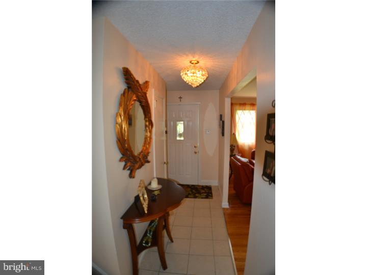 404 Yorkshire Road Cherry Hill, NJ 08034 - Photo 3 of 20