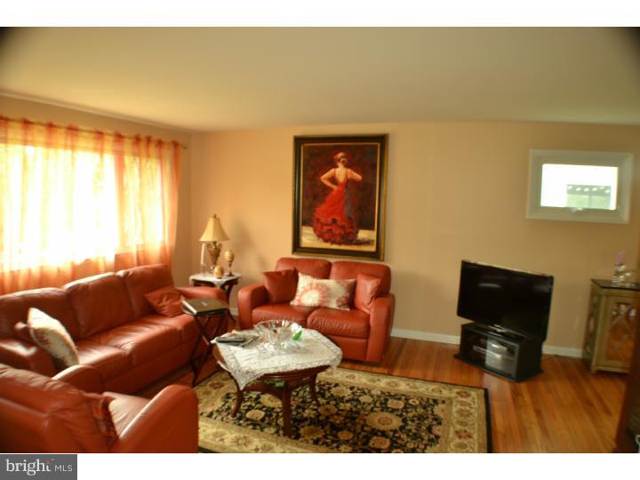 404 Yorkshire Road Cherry Hill, NJ 08034 - Photo 4 of 20