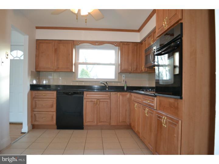 404 Yorkshire Road Cherry Hill, NJ 08034 - Photo 9 of 20