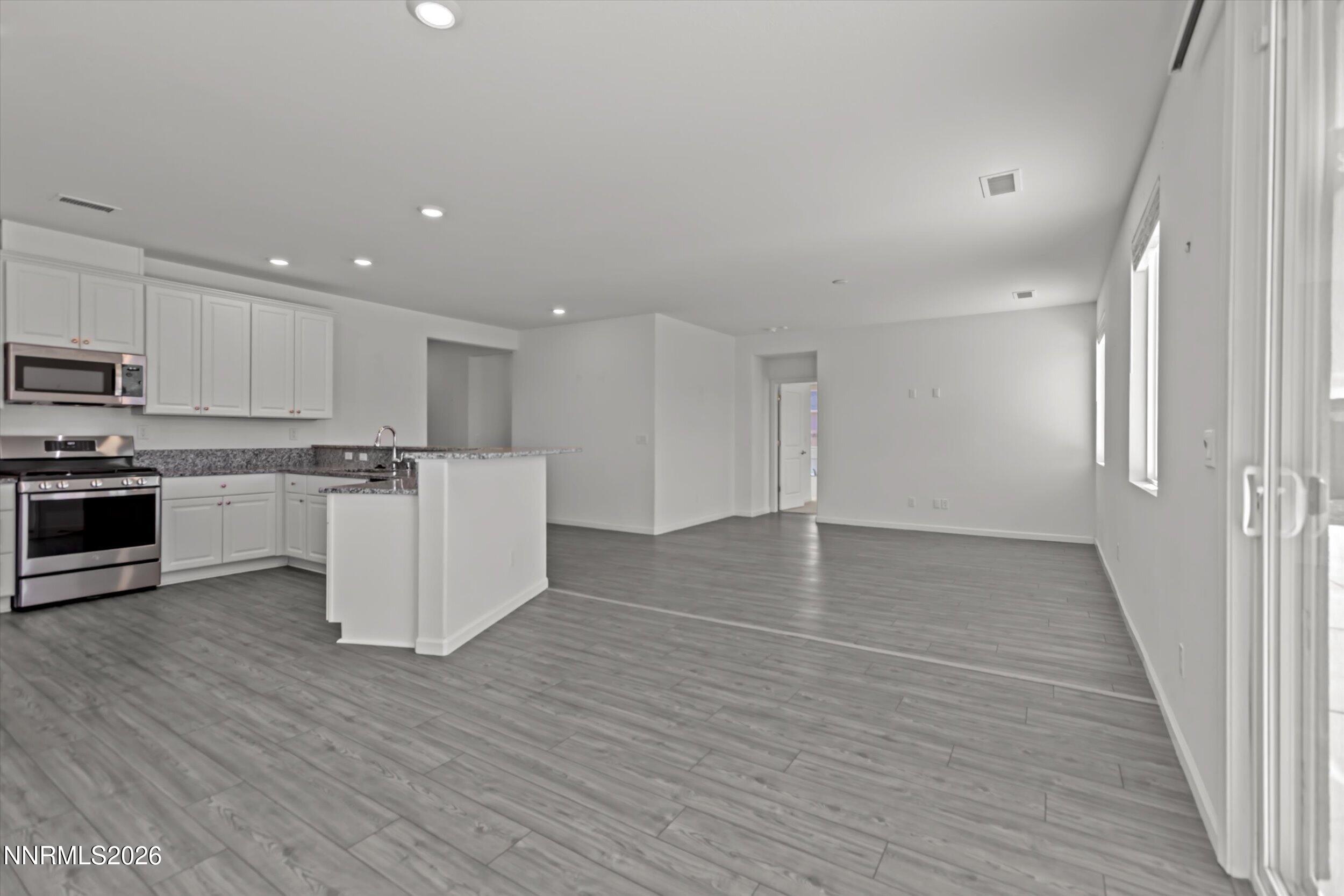 103 Rio Grande Way Dayton, NV 89403 - Photo 14 of 31 13-0Y7A9388