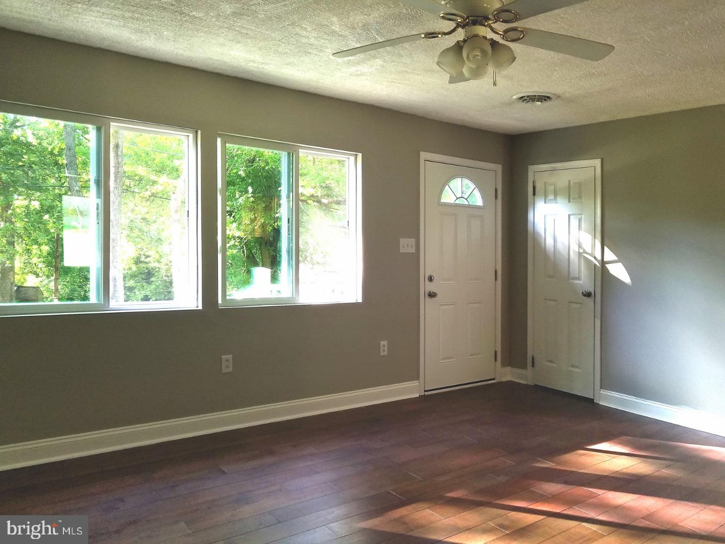 576 Ebelhare Road Pottstown, PA 19465 - Photo 4 of 18 Living Room