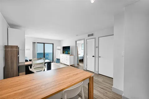 $425,000 | 1418 Collins Avenue, Unit 302, Miami Beach, FL 33139