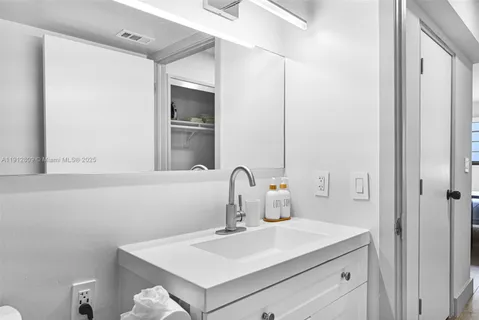 $425,000 | 1418 Collins Avenue, Unit 302, Miami Beach, FL 33139