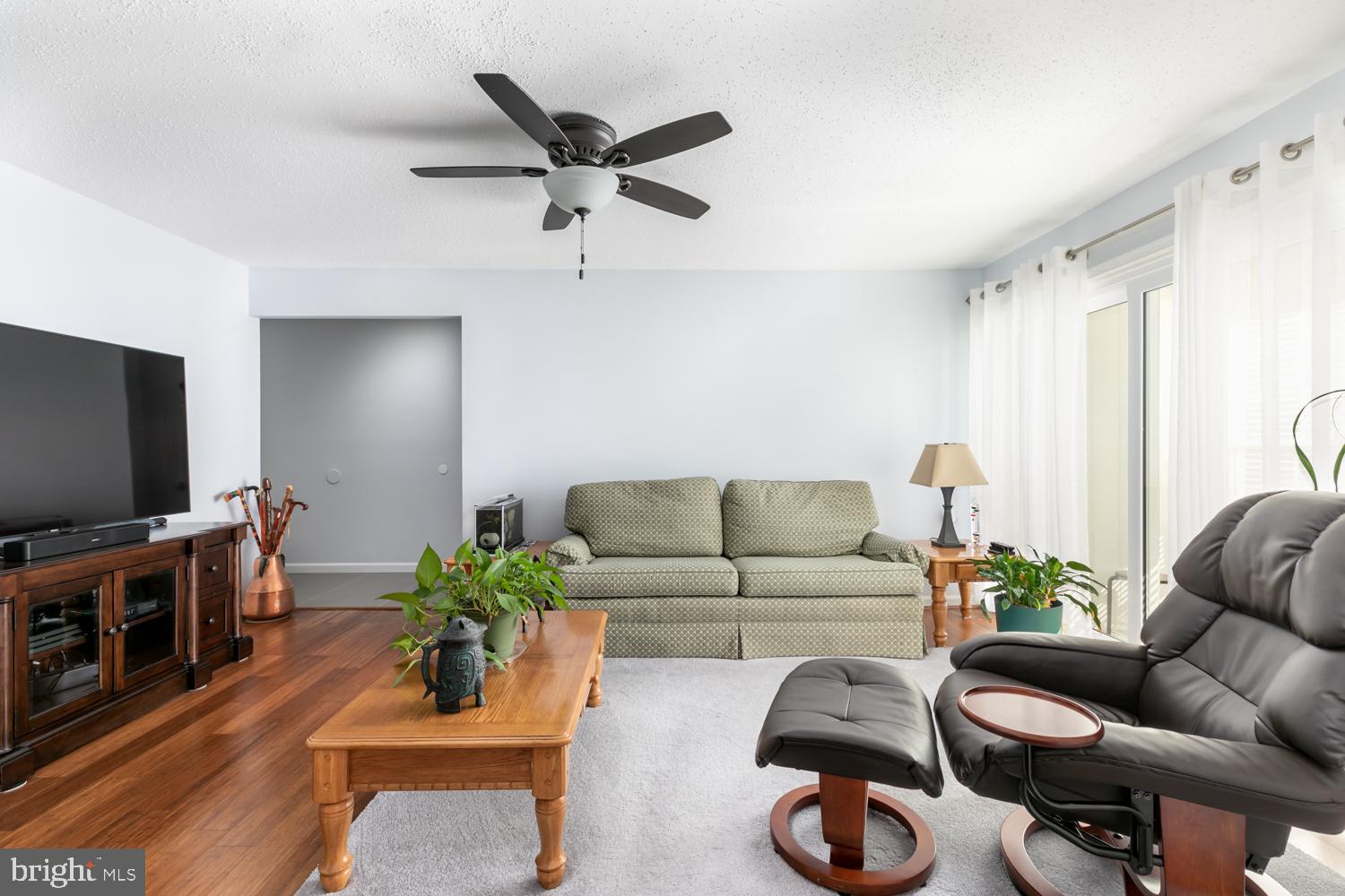 131 Fort Evans Road Southeast, Unit D Leesburg, VA 20175 - Photo 4 of 17 Such a welcoming space