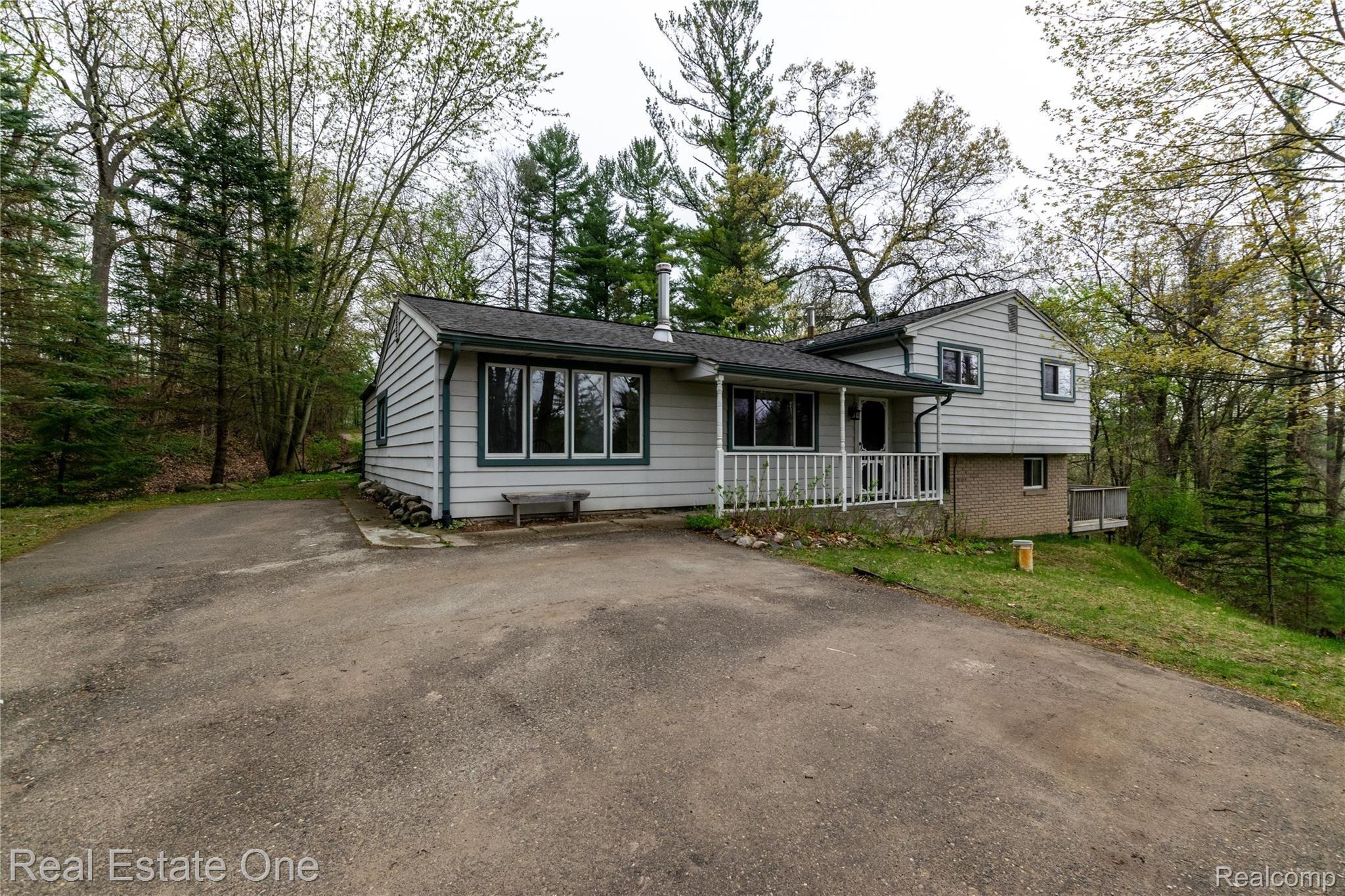 770 Drahner Road Leonard, MI 48367 - Photo 1 of 26 770DrahnerRd-1.jpg